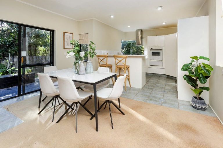 Photo of property in 2/32 Centorian Drive, Windsor Park, Auckland, 0632