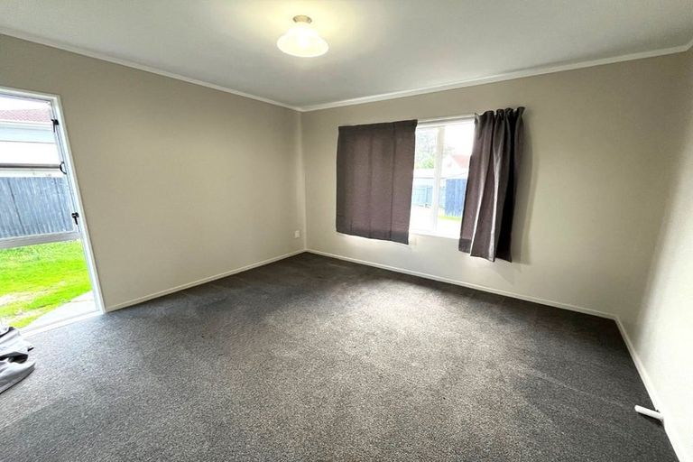 Photo of property in 17 Seaward Place, Wattle Downs, Auckland, 2103