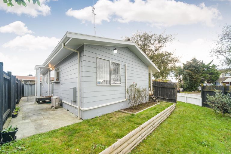 Photo of property in 35 Suzanne Grove, Kelvin Grove, Palmerston North, 4414