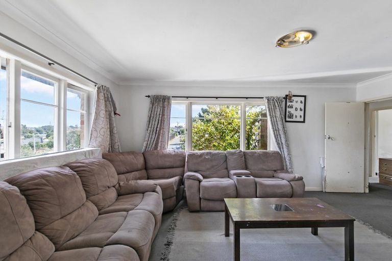 Photo of property in 2c Matipo Road, Te Atatu Peninsula, Auckland, 0610