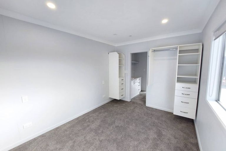 Photo of property in 122a Heta Road, Highlands Park, New Plymouth, 4312