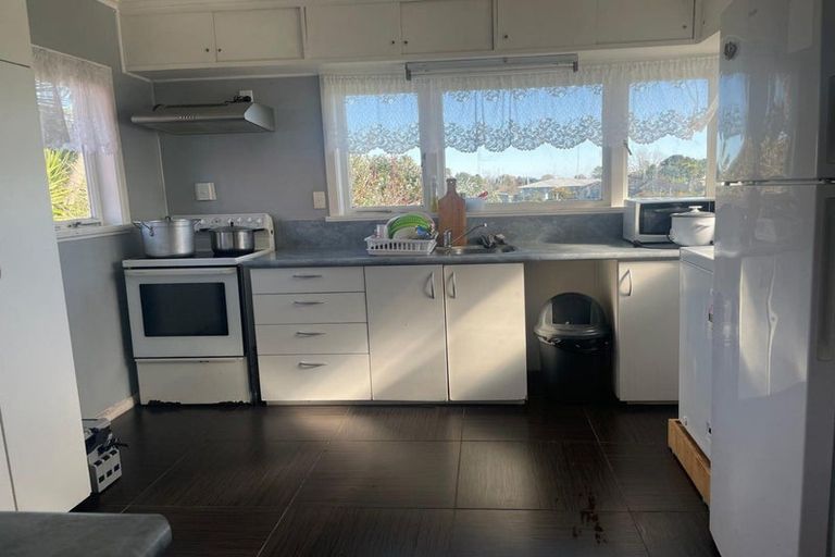Photo of property in 13 Scotts Road, Manurewa East, Auckland, 2102