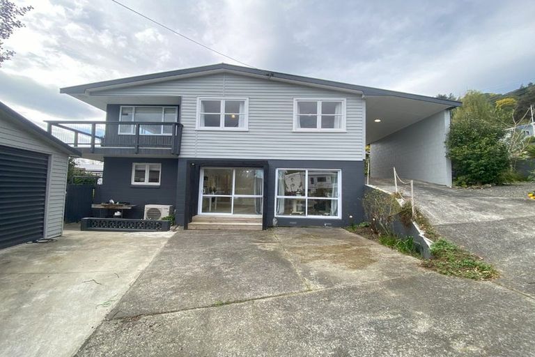 Photo of property in 10 Surrey Street, Picton, 7220