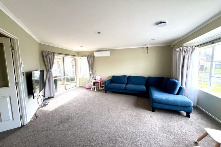 Photo of property in 12 Sheldon Place, Burswood, Auckland, 2013
