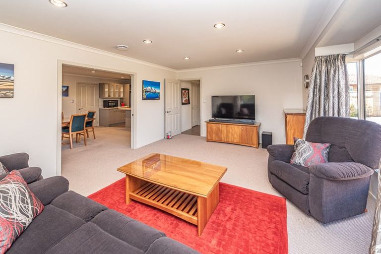 Photo of property in 16 Gilligan Close, College Estate, Whanganui, 4500