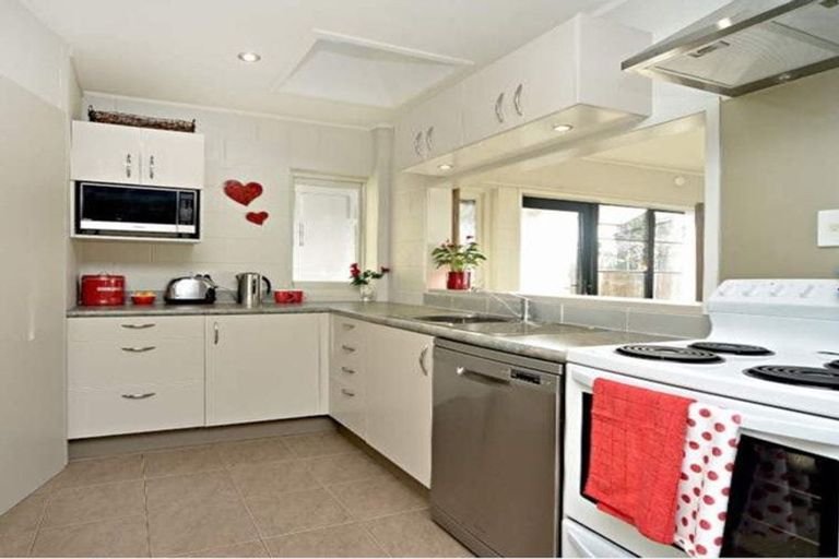 Photo of property in 1/10 Park Estate Road, Rosehill, Papakura, 2113