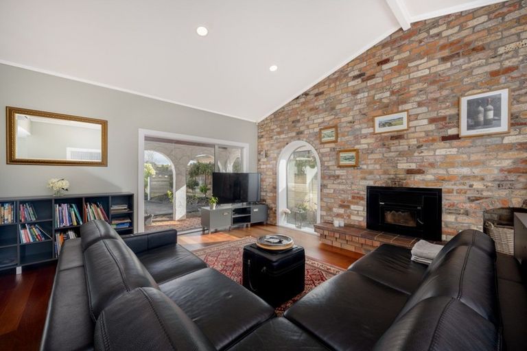 Photo of property in 120 Prince Regent Drive, Half Moon Bay, Auckland, 2012