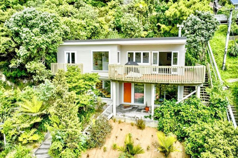 Photo of property in 40 Rona Street, Eastbourne, Lower Hutt, 5013