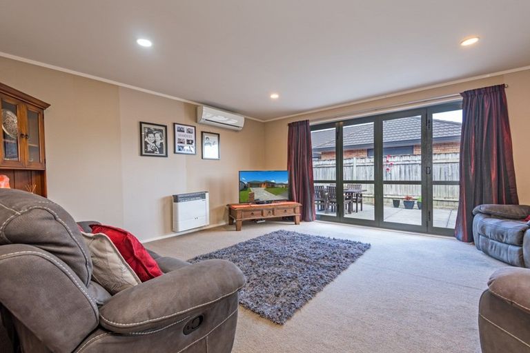 Photo of property in 11 Branigan Parade, Kelvin Grove, Palmerston North, 4414