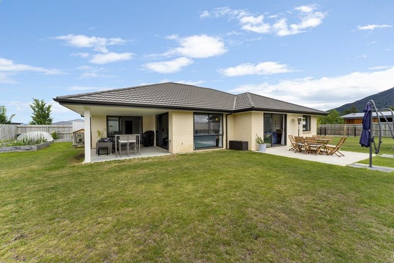 Photo of property in 27 Bell Street, Lake Hawea, Wanaka, 9382