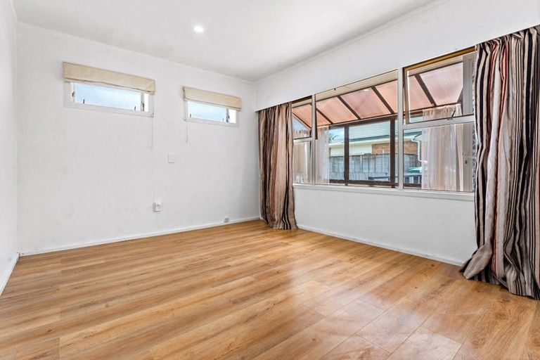 Photo of property in 1/55 Nile Road, Milford, Auckland, 0620