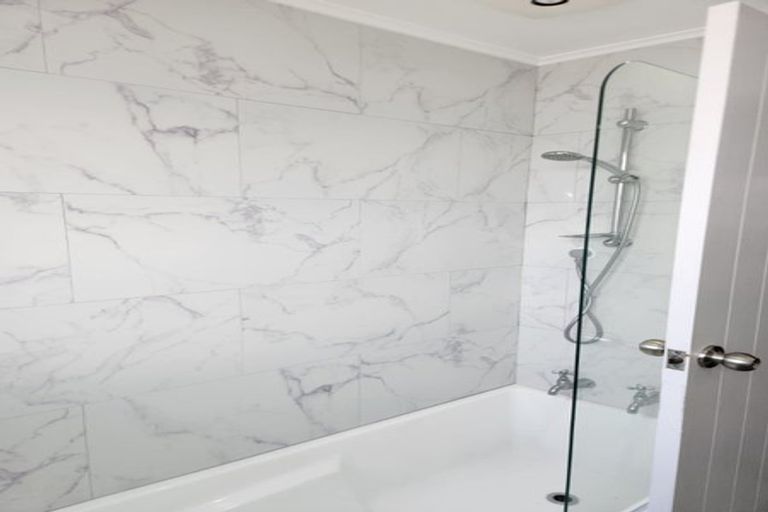 Photo of property in 16 Robertson Street, Elderslea, Upper Hutt, 5018