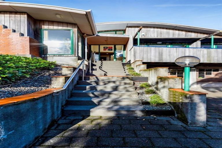Photo of property in 1 Te Mara Place, Merrilands, New Plymouth, 4312