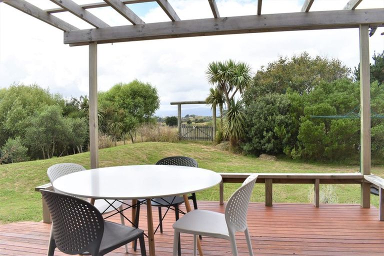 Photo of property in 44 Sarah Street, Waikawa Beach, Levin, 5573