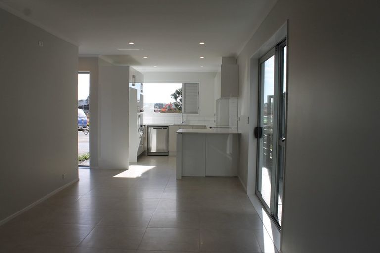 Photo of property in 49 Glidepath Road, Hobsonville, Auckland, 0616