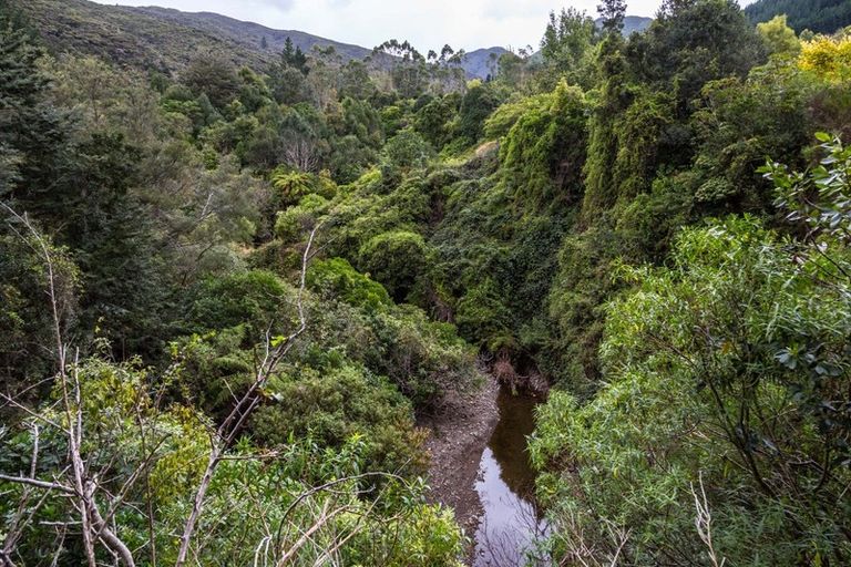 Photo of property in 1789 State Highway 2, Kaitoke, Upper Hutt, 5018