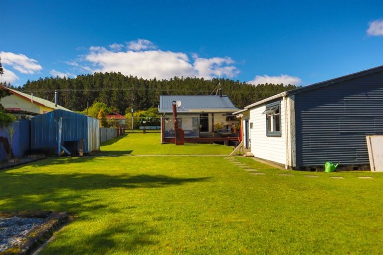 Photo of property in 49 Omapere Street, Dobson, Greymouth, 7805