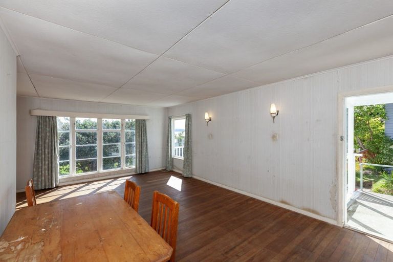 Photo of property in 116 Wellington Road, Paekakariki, 5034