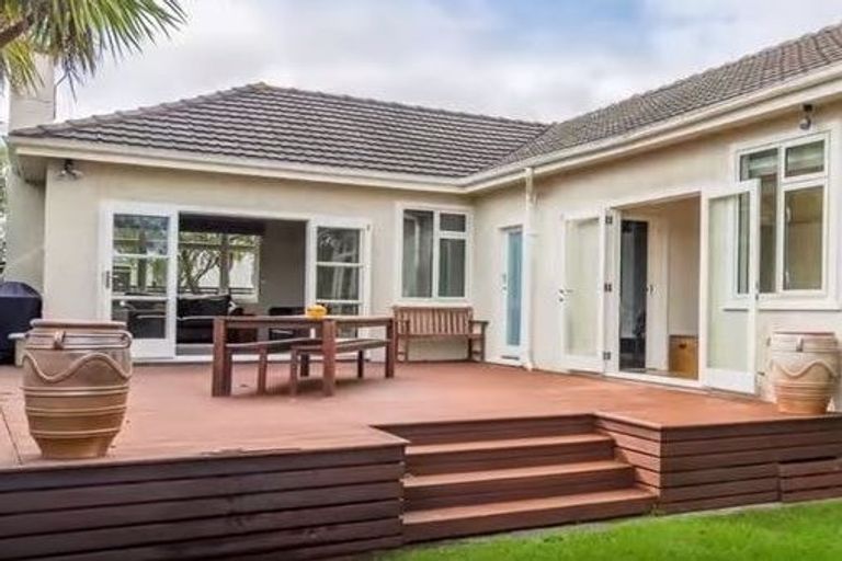 Photo of property in 16 Dickson Crescent, Saint Johns Hill, Whanganui, 4500