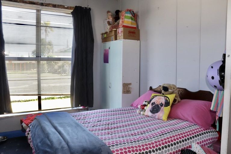 Photo of property in 147 Romilly Street, Westport, 7825