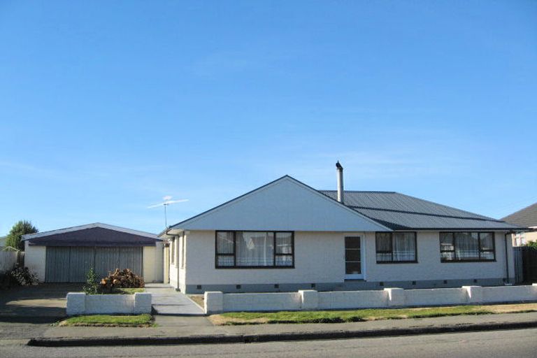 Photo of property in 122 Bower Avenue, New Brighton, Christchurch, 8083