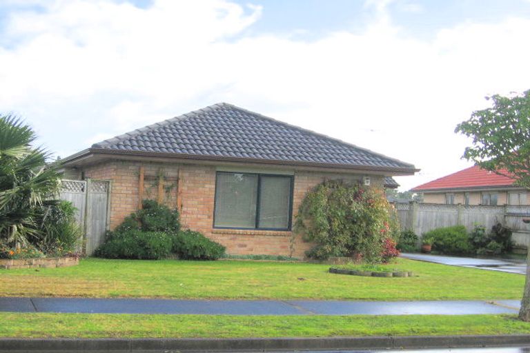 Photo of property in 4 Atworth Way, Burswood, Auckland, 2013