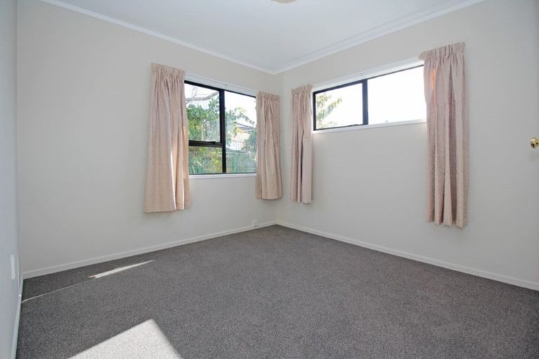 Photo of property in 31 Coulthard Terrace, Opaheke, Papakura, 2113