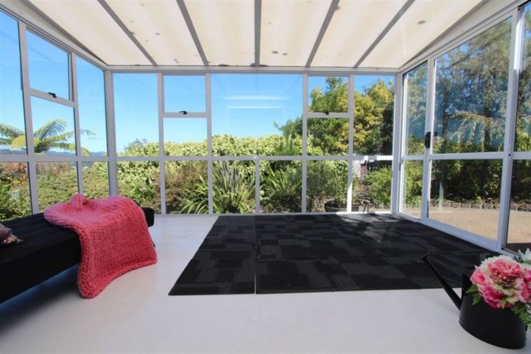 Photo of property in 31 Sunnyview Drive, Brown Owl, Upper Hutt, 5018