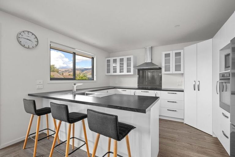 Photo of property in 12 Waenga Drive, Cromwell, 9310