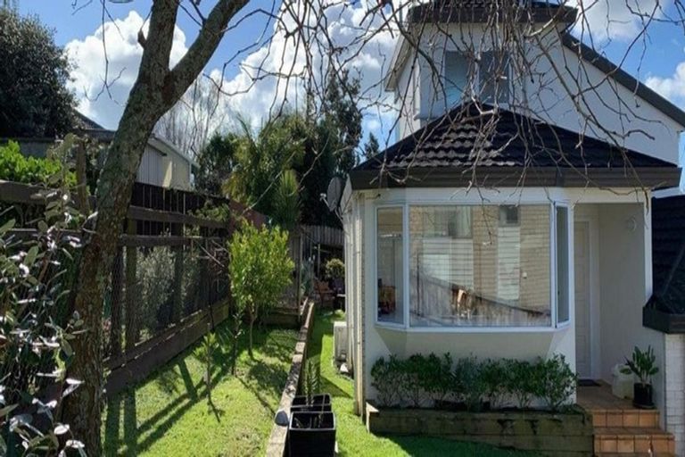 Photo of property in 1/17 Kells Place, Botany Downs, Auckland, 2010