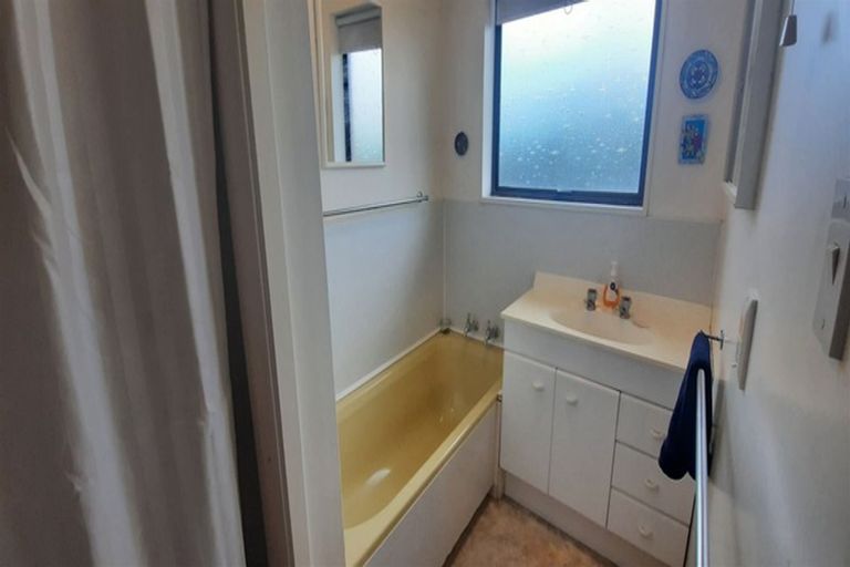 Photo of property in 1/16b Montclare Avenue, Ilam, Christchurch, 8041