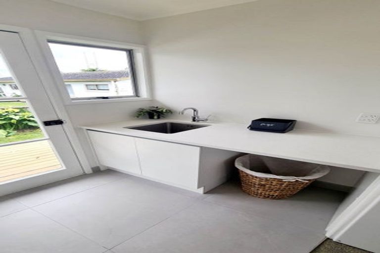 Photo of property in 49 Riverside Road, Orewa, 0931