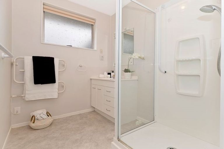 Photo of property in 2/10 Nyoli Street, Northcote, Christchurch, 8052