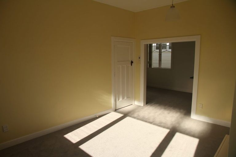 Photo of property in 6 Waikato Street, Island Bay, Wellington, 6023