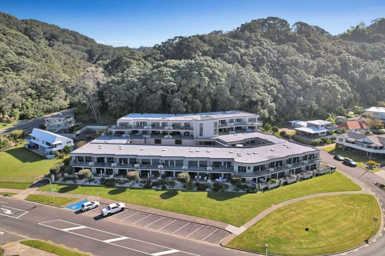 Photo of property in Beachpoint Apartments, 2/5 West End Road, Ohope, 3121