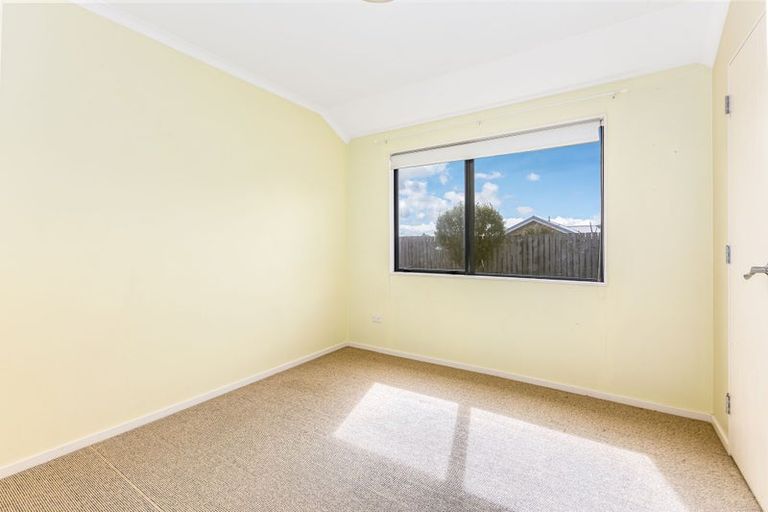 Photo of property in 92 Navigation Drive, Whitby, Porirua, 5024