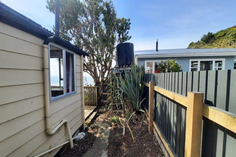 Photo of property in 3 Esplanade, Kaka Point, 9271