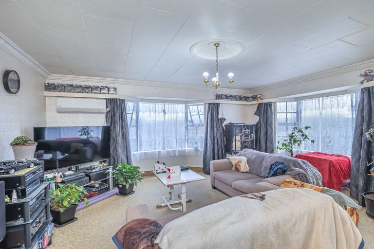 Photo of property in 102 Winchester Street, Levin, 5510