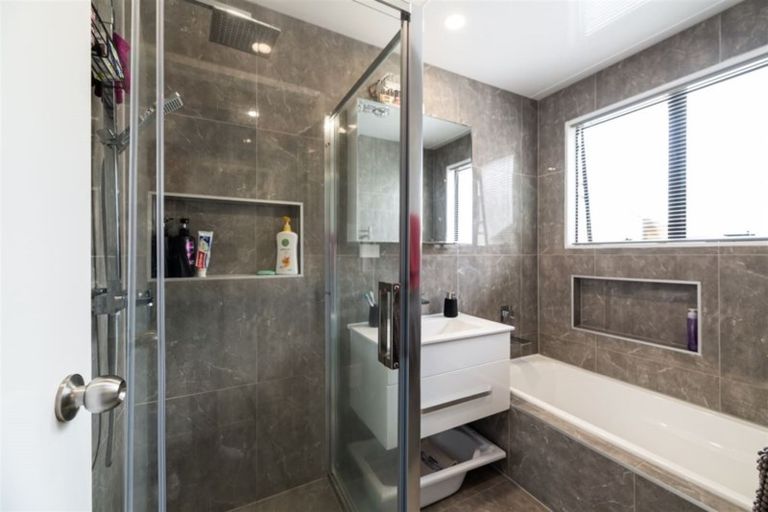 Photo of property in 33 Danube Lane, Glen Eden, Auckland, 0602