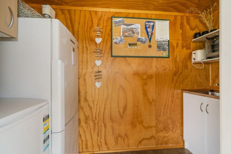 Photo of property in 27 Motukorure Parade, Cooks Beach, Whitianga, 3591