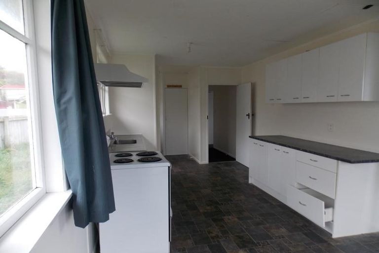 Photo of property in 130 Arahura Crescent, Waitangirua, Porirua, 5024