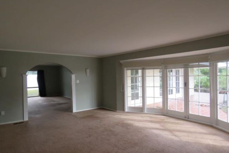 Photo of property in 76a Mangorei Road, Strandon, New Plymouth, 4312