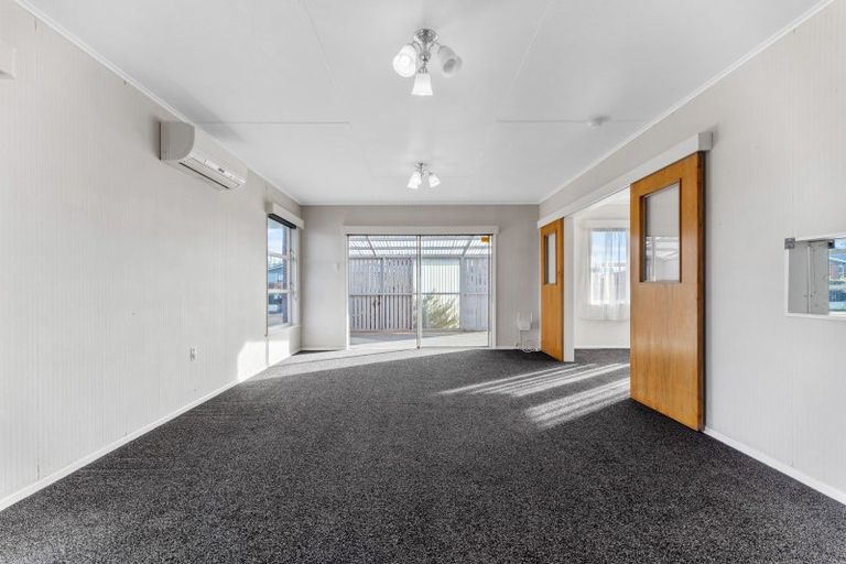 Photo of property in 2 Keith Elliott Street, Feilding, 4702