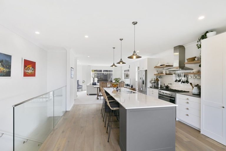 Photo of property in 98 Silverstream Road, Crofton Downs, Wellington, 6035