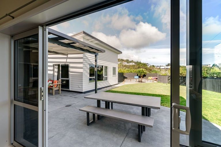 Photo of property in 17 Botany Lane, Whitby, Porirua, 5024