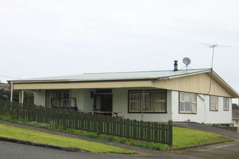 Photo of property in 31 Karaka Street, Helensville, 0800