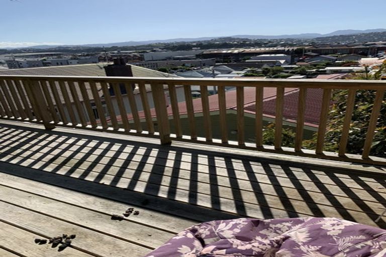 Photo of property in 22 Queens Drive, Kilbirnie, Wellington, 6022