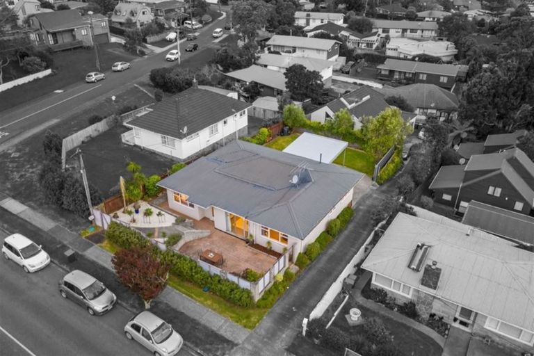 Photo of property in 1/23 Sunnynook Road, Forrest Hill, Auckland, 0620