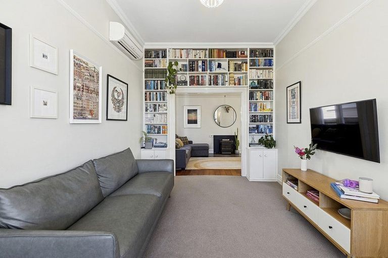 Photo of property in 8 Stanley Street, Berhampore, Wellington, 6023