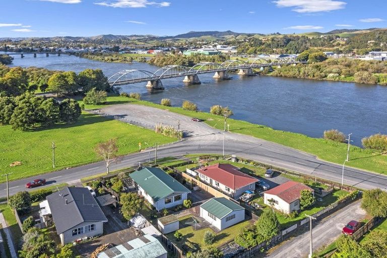 Photo of property in 24 Riverview Road, Huntly, 3700